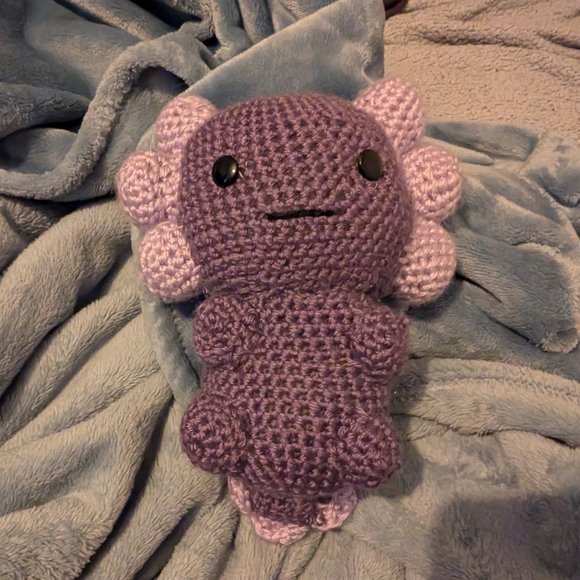 Blue and White Knitted Penguin Toy - Picture 4 of 4